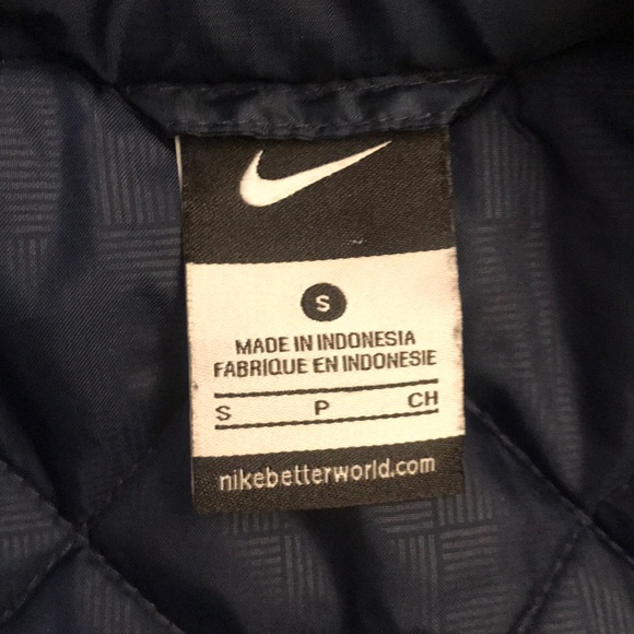 Boys Nike jacket bundles only 5 for 15$ - Picture 2 of 4